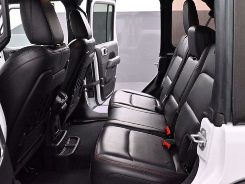 Used 2022 Jeep Wrangler Unlimited Rubicon w/ Cold Weather Group image 29