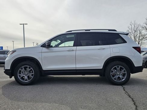 Used 2025 Honda Passport TrailSport image 16