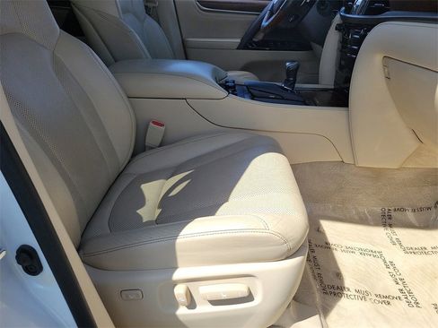 Used 2017 Lexus LX 570 4WD image 25