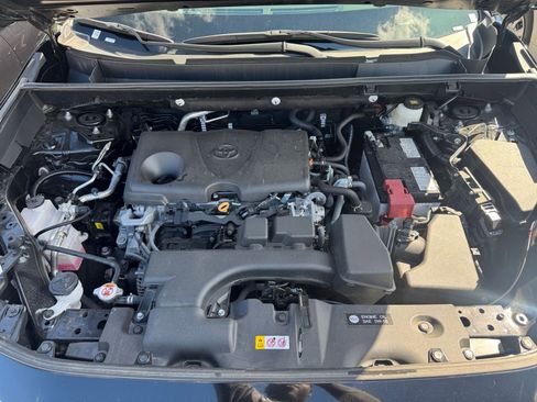 Used 2025 Toyota RAV4 XLE image 32