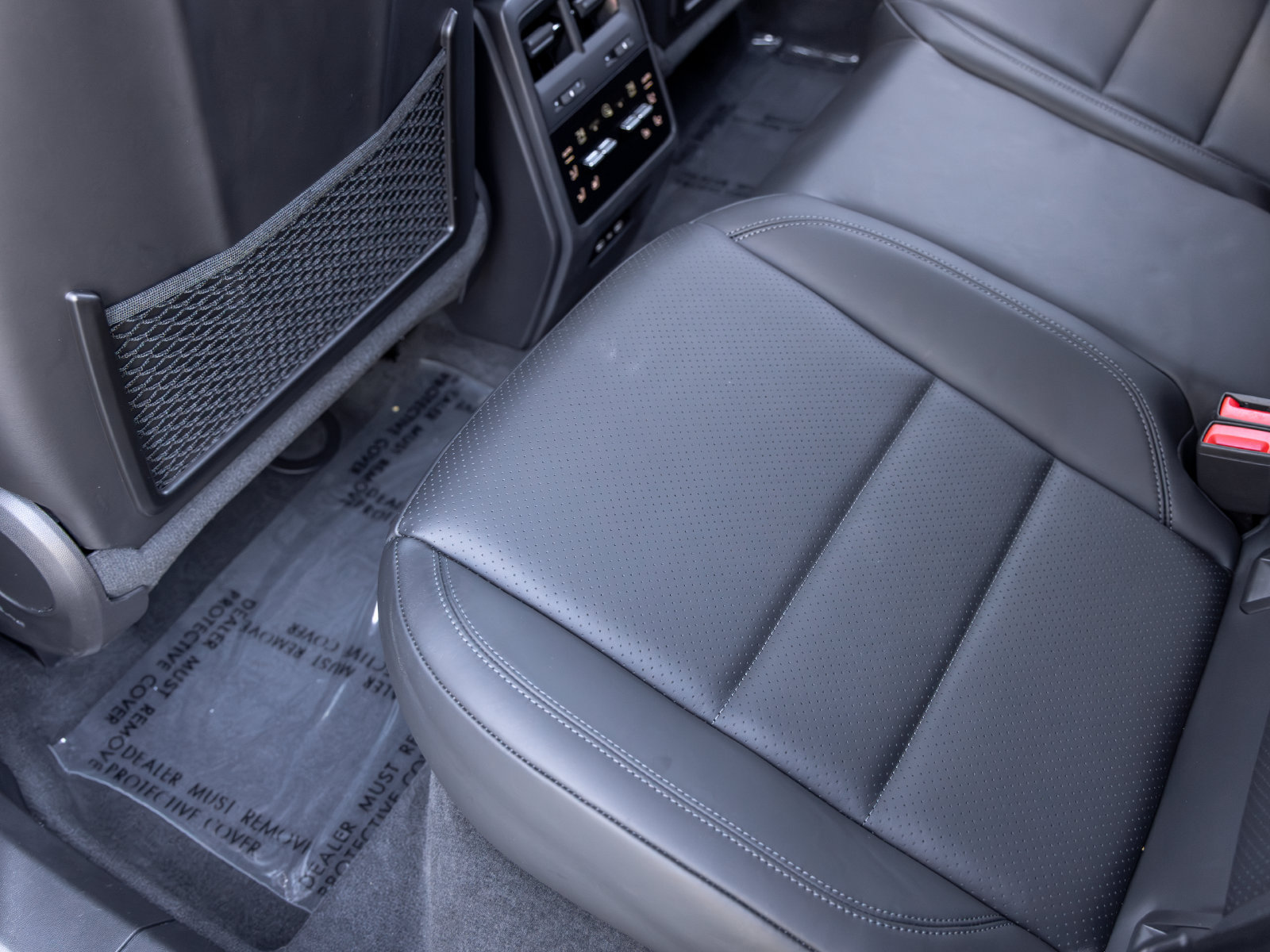Certified 2025 Porsche Macan Electric RWD image 46