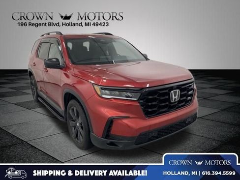 Used 2025 Honda Pilot Black Edition image 1