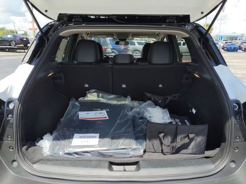 Certified 2025 Nissan Kicks SR FWD image 15
