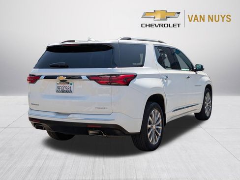 Certified 2023 Chevrolet Traverse Premier FWD image 5