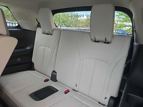 Certified 2026 INFINITI QX60 Luxe w/ Cargo Package FWD image 9