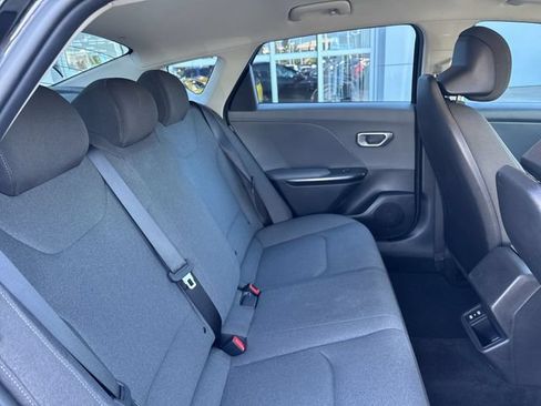 Used 2025 Kia K4 FWD image 14