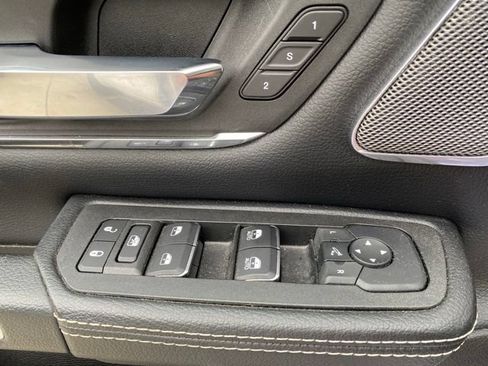 Used 2025 RAM 1500 Laramie w/ Night Edition AWD/4WD image 29