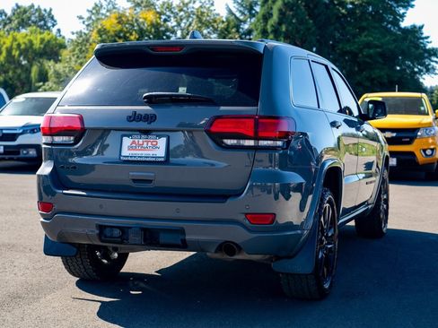 Used 2021 Jeep Grand Cherokee Laredo X image 10