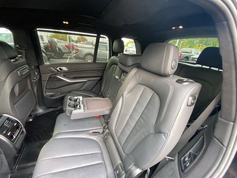 Used 2022 BMW X7 xDrive40i w/ M Sport Package AWD/4WD image 24