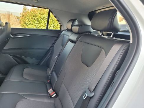 Certified 2025 Kia Niro EX Touring FWD image 15