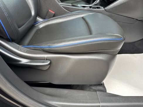 Used 2025 Buick Encore GX Sport Touring AWD/4WD image 28
