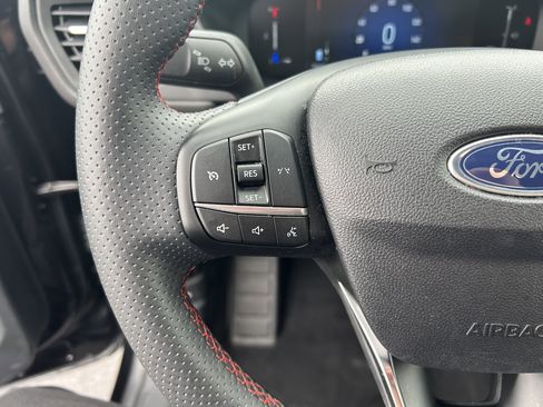 Used 2025 Ford Escape ST-Line image 19