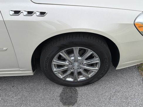 Used 2011 Buick Lucerne CXL FWD image 69