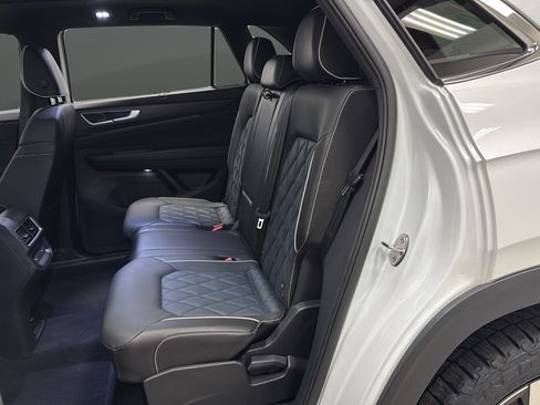 Used 2025 Volkswagen Atlas Cross Sport SEL Premium R-Line AWD/4WD image 23