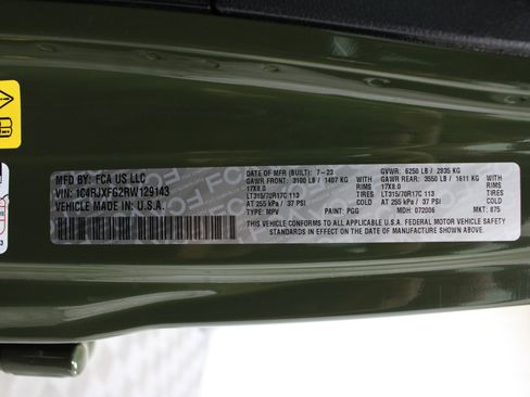 Used 2024 Jeep Wrangler Unlimited Rubicon w/ XTREMEE 35" Tire Package AWD/4WD image 38