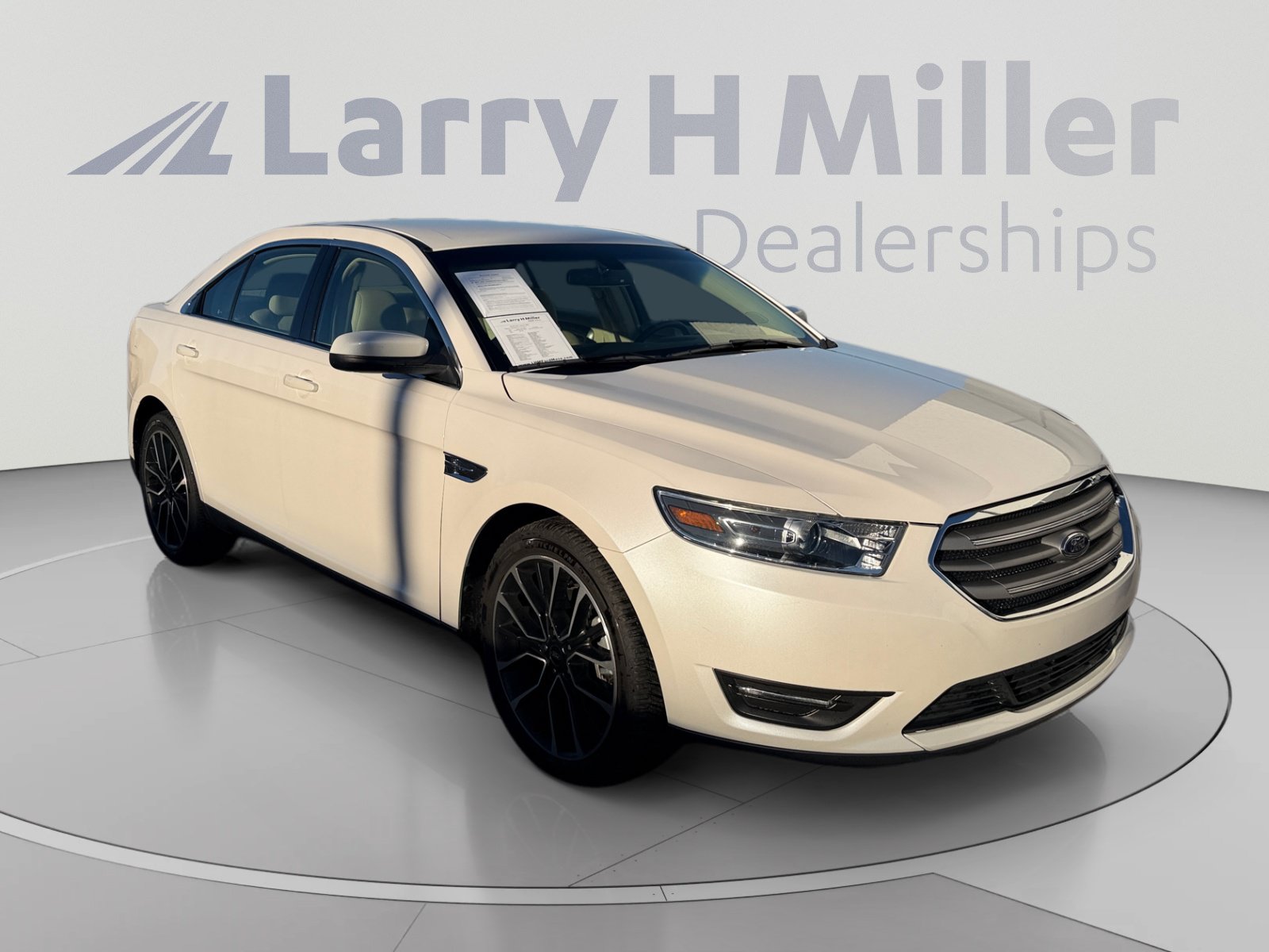 Used 2018 Ford Taurus SEL w/ Equipment Group 201A FWD image 7