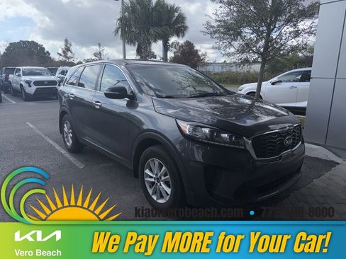 Used 2020 Kia Sorento LX image 1