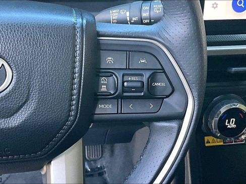 Used 2025 Toyota 4Runner Limited AWD/4WD image 20