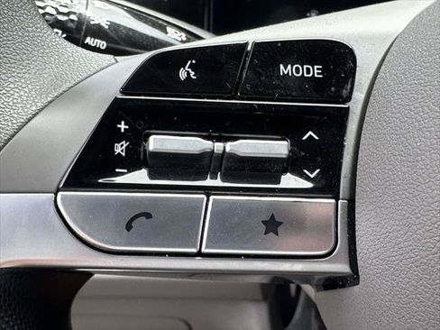 Certified 2024 Hyundai Elantra SEL FWD image 27