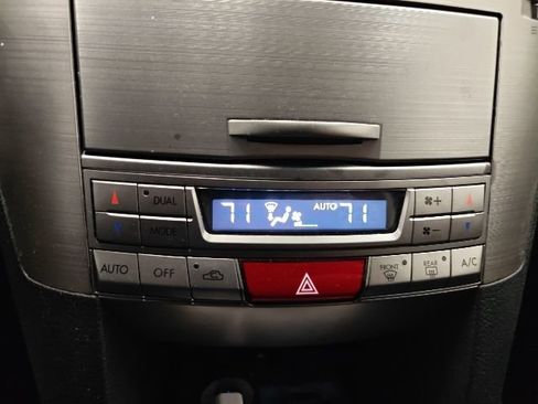 Used 2014 Subaru Outback 2.5i Limited w/ Moonroof Package image 11