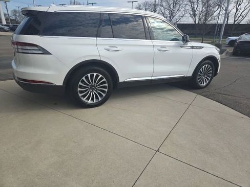 Used 2023 Lincoln Aviator Reserve w/ Elements Package Plus image 14