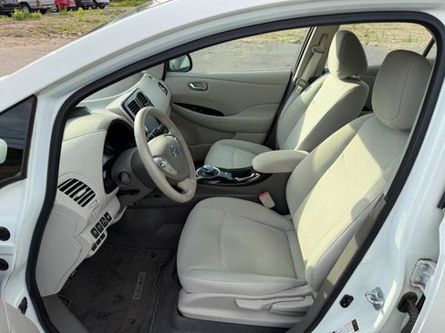 Used 2016 Nissan Leaf SV FWD image 11