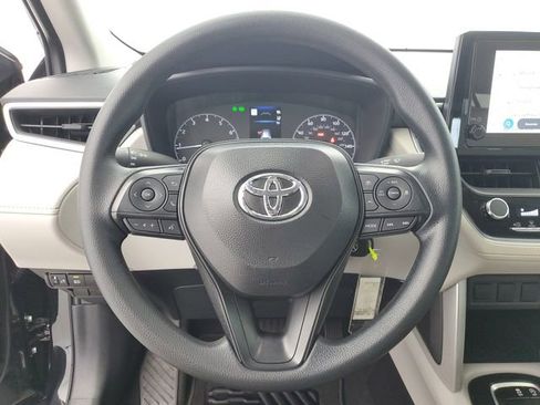 Used 2025 Toyota Corolla Cross L FWD image 21