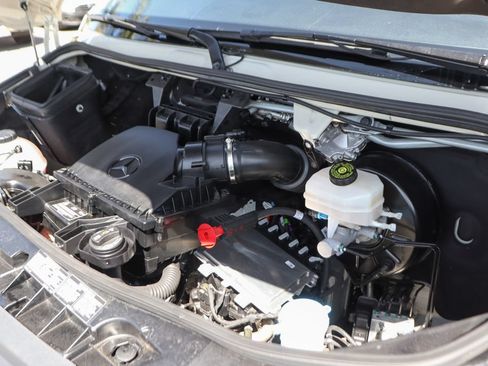 Used 2023 Mercedes-Benz Sprinter 2500 image 17