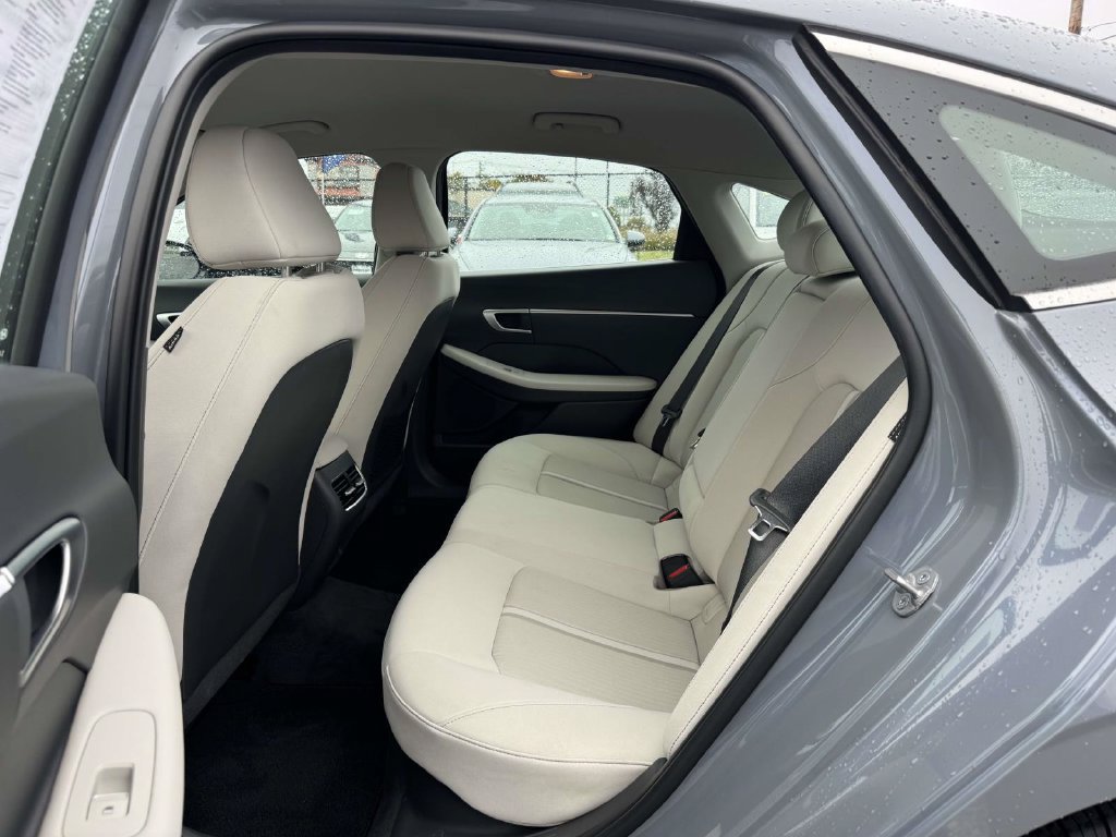 Used 2025 Hyundai Sonata SEL FWD image 12