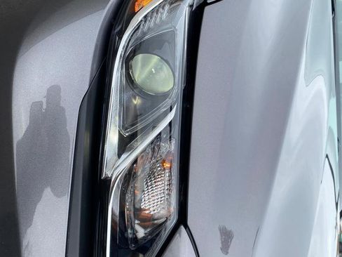 Used 2020 Toyota Camry SE image 10