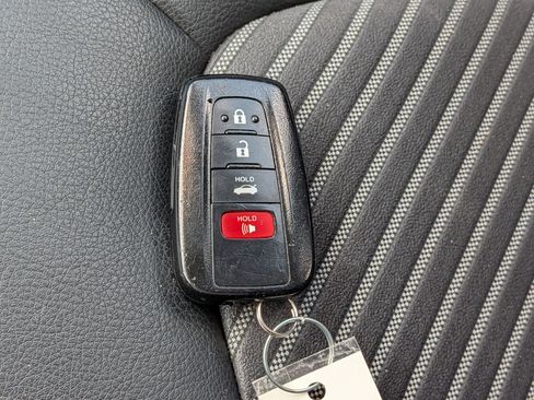 Used 2020 Toyota Camry SE w/ Convenience Package image 26