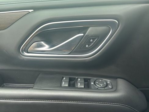 Used 2021 GMC Yukon XL SLE image 8