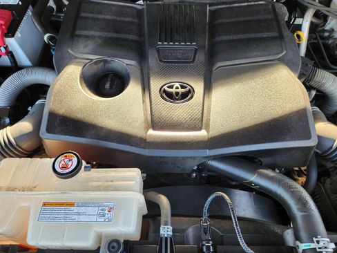 Used 2024 Toyota Tundra Limited w/ Power Package image 39