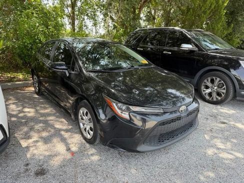 Used 2020 Toyota Corolla LE FWD image 2