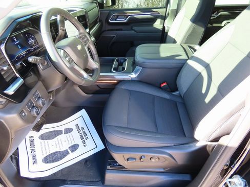 Used 2025 Chevrolet Silverado 2500 LT w/ Safety Package image 45