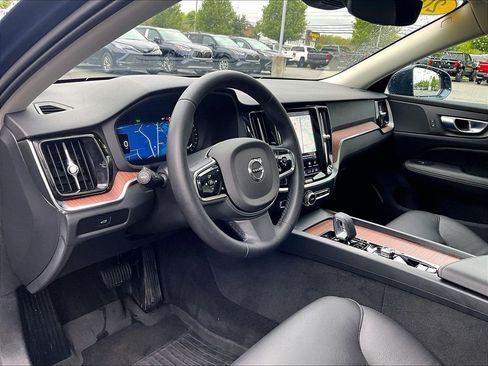 Used 2024 Volvo V60 B5 Cross Country Plus AWD/4WD image 8