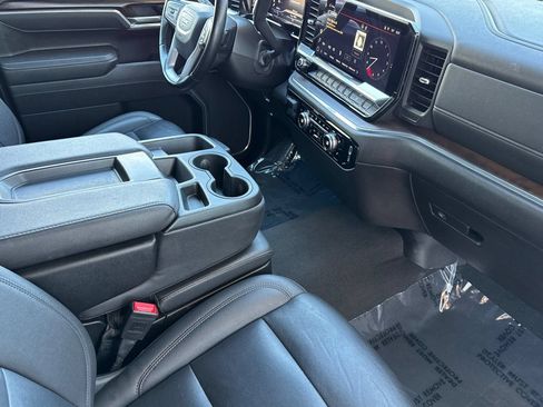 Certified 2025 GMC Sierra 1500 SLT RWD image 16