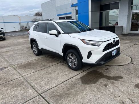 Used 2024 Toyota RAV4 XLE image 1