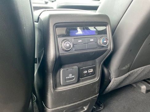 Certified 2023 GMC Acadia SLT image 20