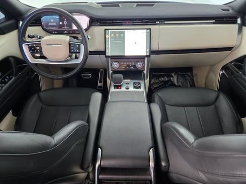Used 2023 Land Rover Range Rover SE AWD/4WD image 4