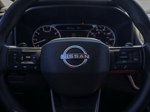 Used 2025 Nissan Rogue S AWD/4WD image 25
