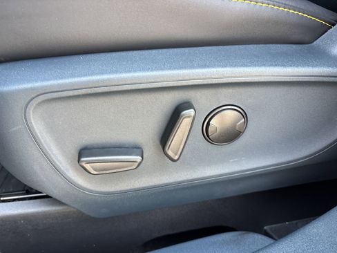 Used 2025 Ford Maverick Lobo image 18