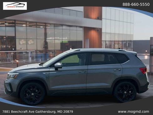 Used 2022 Volkswagen Taos SE FWD image 11