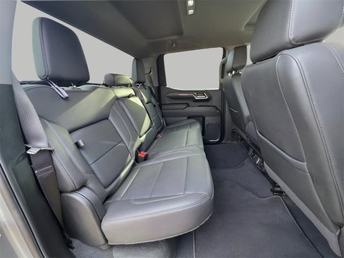 Used 2024 GMC Sierra 1500 SLT image 10