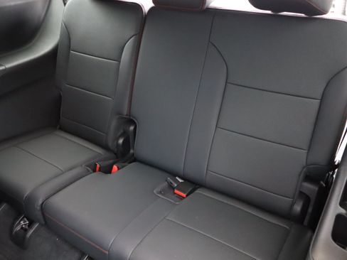 Used 2024 Chevrolet Traverse RS FWD image 33