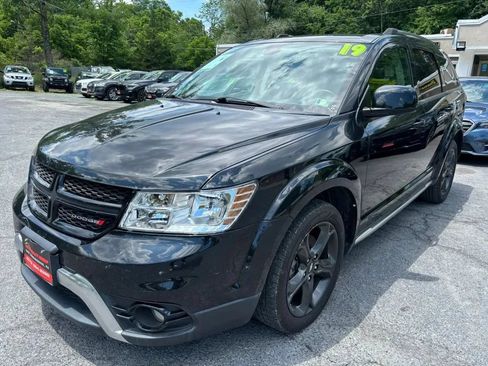 Used 2019 Dodge Journey Crossroad FWD image 4