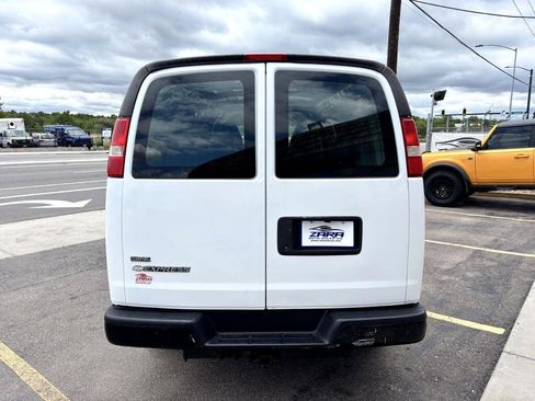 Used 2010 Chevrolet Express 2500 Extended image 6