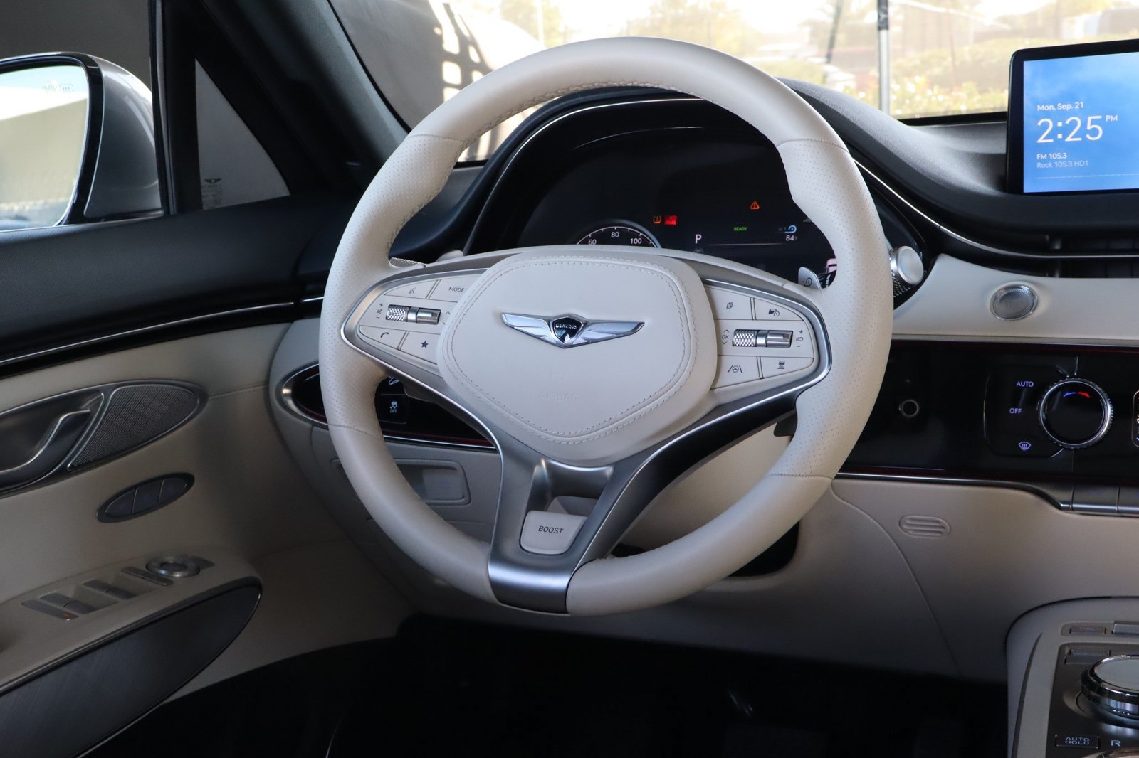 Used 2025 Genesis Electrified GV70 AWD/4WD image 28