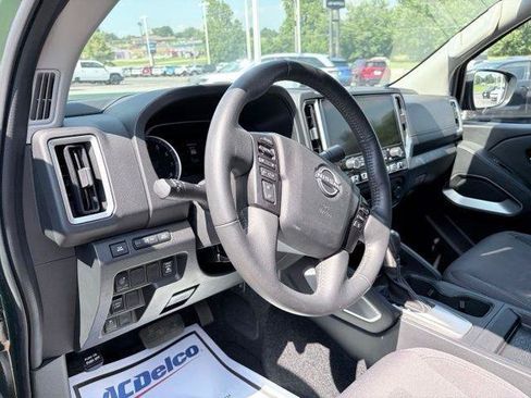 Used 2025 Nissan Frontier SV w/ SV Convenience Package RWD image 11