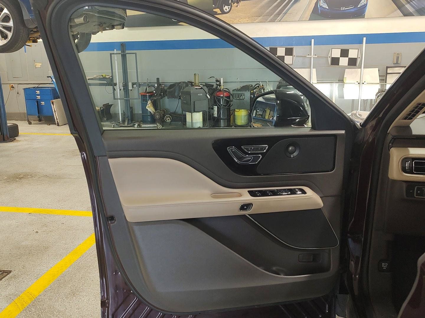 Used 2021 Lincoln Aviator Reserve w/ Elements Package Plus AWD/4WD image 18